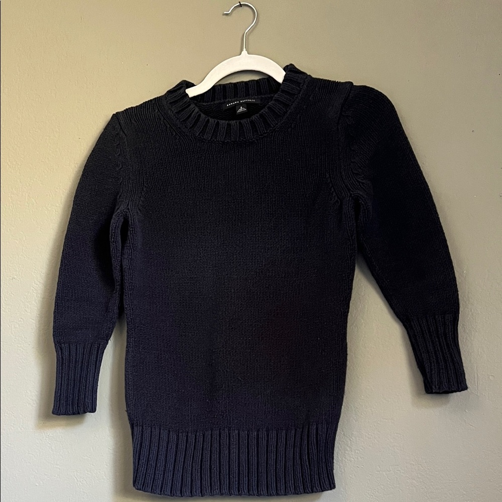 Black crew neck sweater
